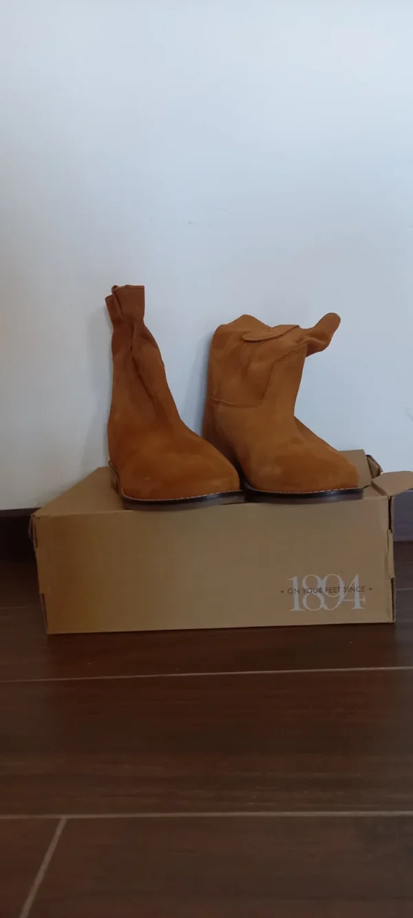 Scarpe In Camoscio - Marca Bata